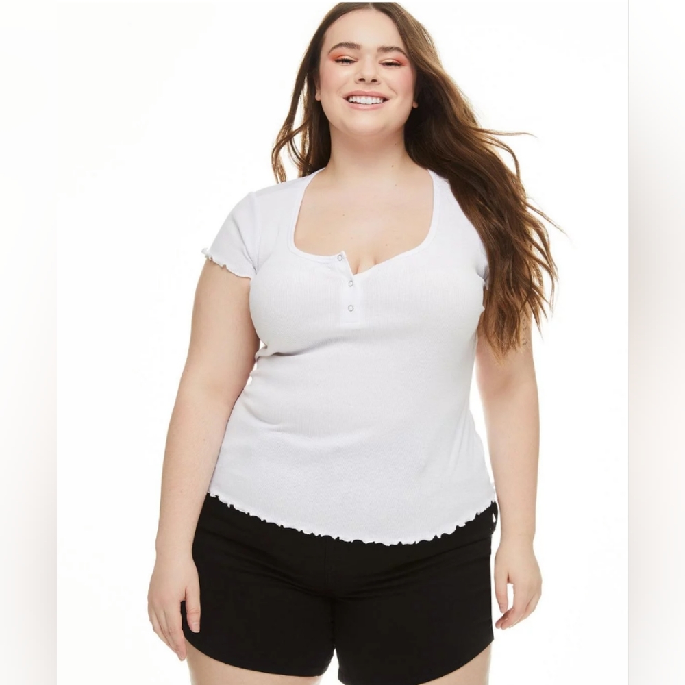 HARPER + ZOE White Ribbed 90's Style Tee Size 3X